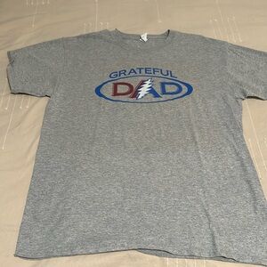 Large Grateful Dad tee shirt